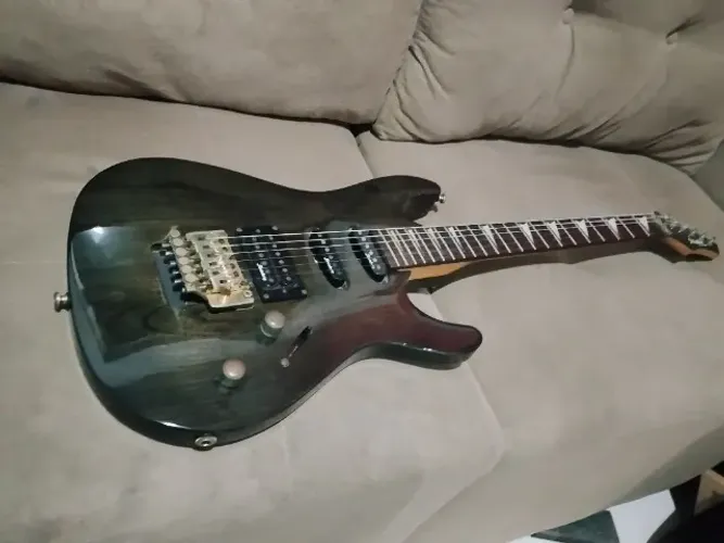 Guitarra antiga 