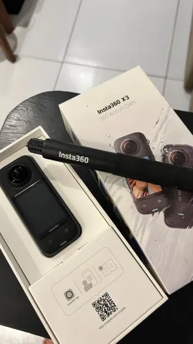 Camera Insta 360 X3