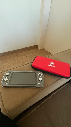 Switch Lite Impecável (Pouco Usado) + Case Proteção + Capinha + Película + cartão de 128GB