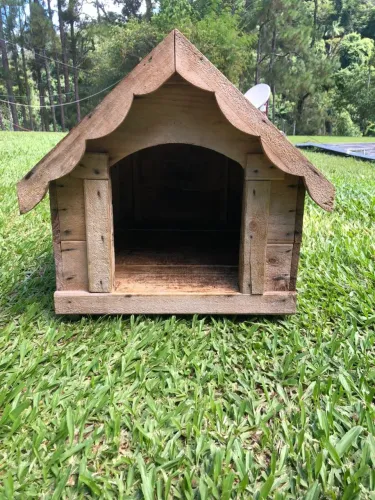 Casinha de madeira para cachorro de médio porte