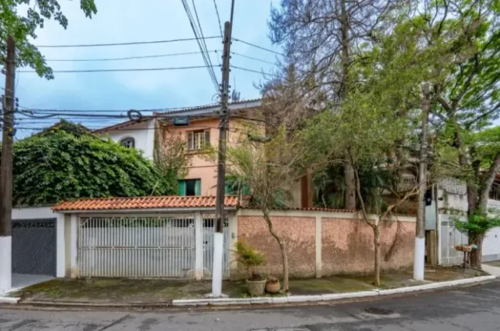 VENDO ESSA CASA NO BAIRRO DOM PEDRO - PRÓXIMO AO CONDE DO PÃO