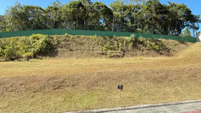 Terreno à venda no Cond. Gralha Azul em Camboriú