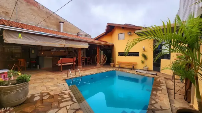 Casa a venda com 2 suítes, no Centro de Mogi Mirim