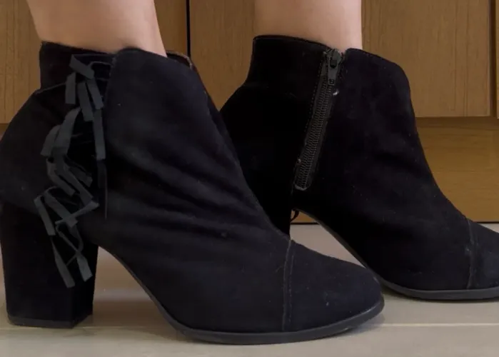Bota Preta de Salto Grosso com Franjas Laterais - Tam. 38