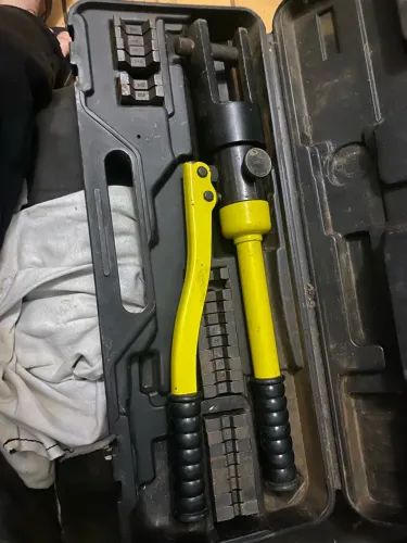 Alicate crimpador hidráulico