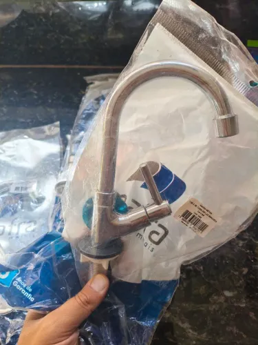 Kit com 2 torneiras de bancada de metal, sem uso, ideal para banheiro 