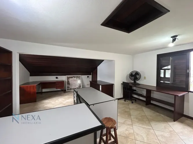 Casa no Pantanal Florianópolis: 5 Dormitórios, 499m²