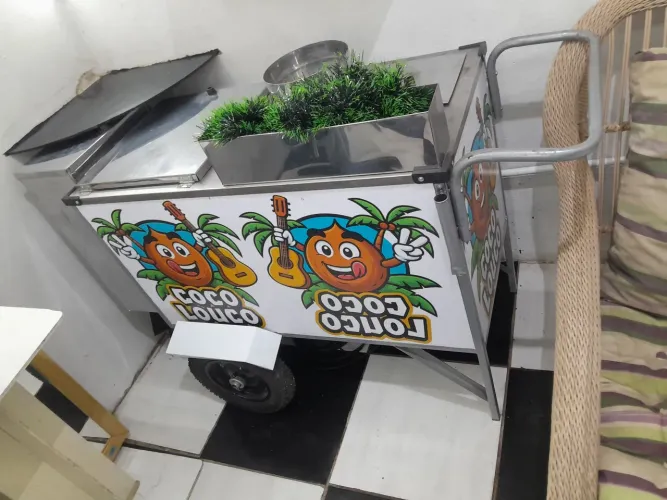 Carrinho de água de cocô 