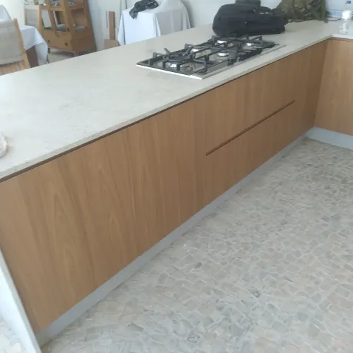 Manutenção  montagem desmontagem  reparos e limpeza  de ferragens  e armários 