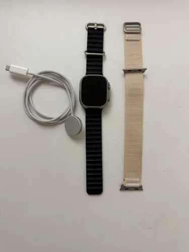 Apple Watch Ultra 2 - 49mm Titânio