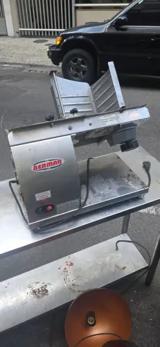 Fatiadora de frios Bermar
