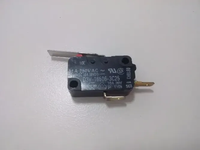 Interruptor Ação Instantânea Omron D3v-16506-3c25 250v 11a (Usado) 7 PEÇAS