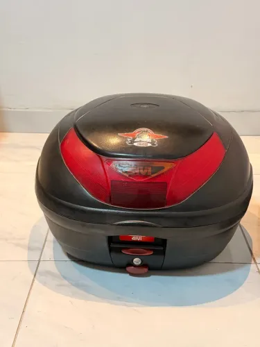 Baú givi 33 litros