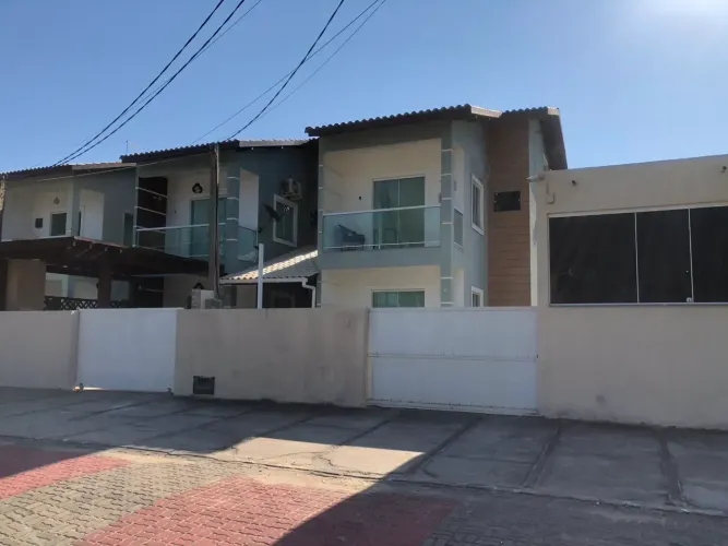 Sobrado para venda possui 110 metros quadrados com 3 quartos em Centro - São João da Barra