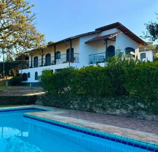 Chácara à venda em São Roque - 2.500 m² de terreno