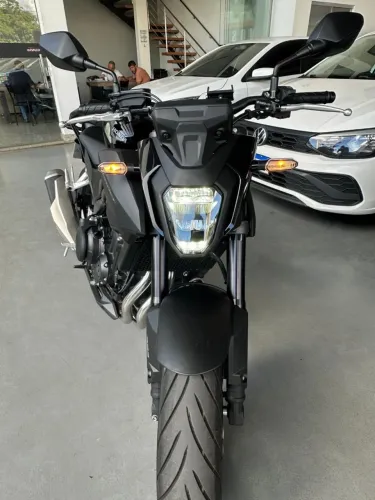 Honda CB 500 Hornet 2026 Preta | Sem Detalhes