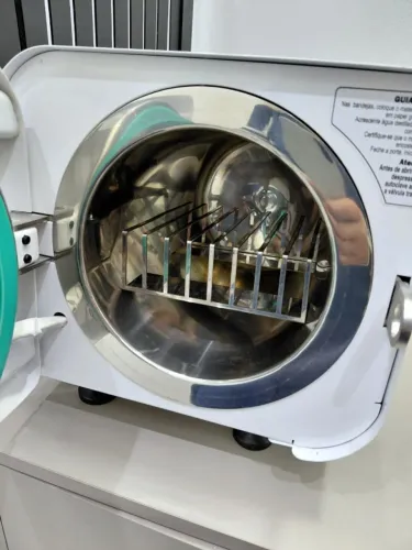 Vendo Autoclave semi-nova