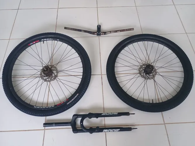Rodas aros 29 + garfo + guidão e mesa