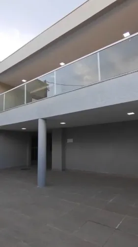 Casa - em Condomínio Mobiliada