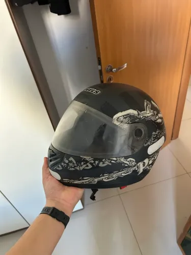 Capacete