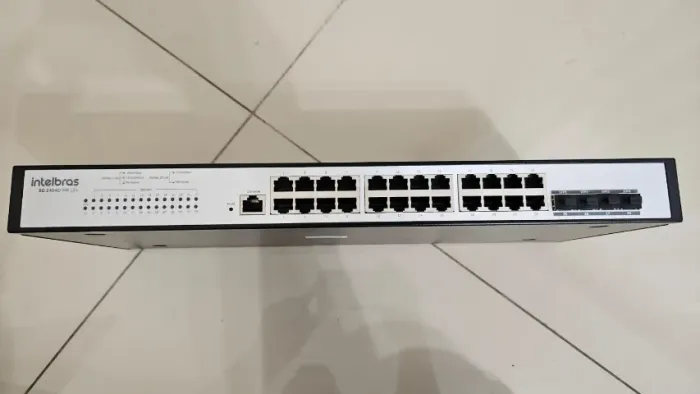 Switch Gerenciável SG 2404D MR L2+ | 24 Portas Gigabit Ethernet | Excelente Estado