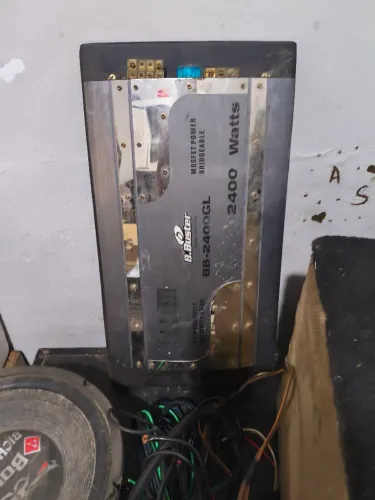 Caixa de som automotivo 