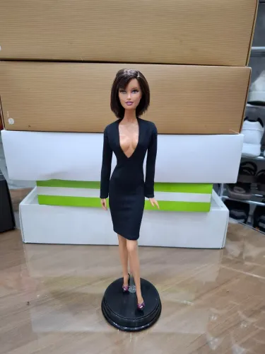 Boneca barbie basics collector