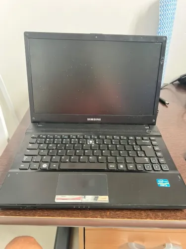 Notebook Samsung Core i3 - 4GB RAM - Bateria funcional