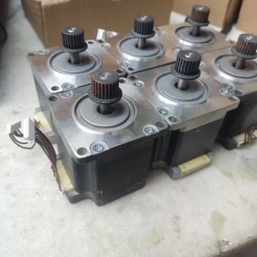 Kit com 6 motores de passo NEMA 23 - K05