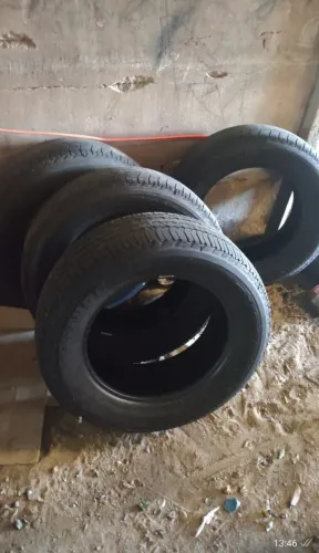 Pneus em ótimo estado