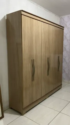 Guarda-roupa em ótimas condições 