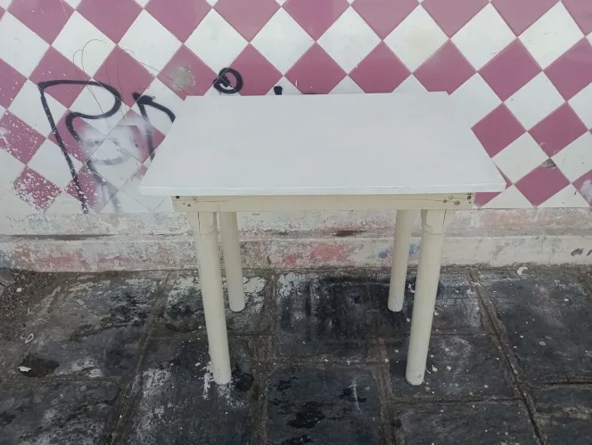 Mesa Madeira Tam 80cm Larg 56cm Alt 82cm 