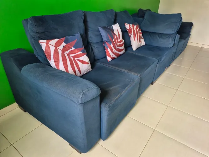 Vendo sofá retrátil e reclinável.
