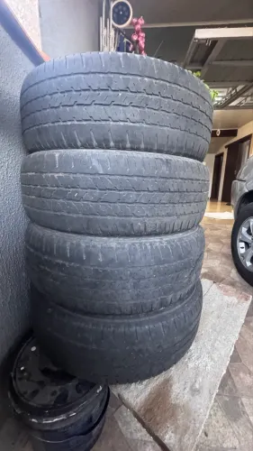 Vendo 4 pneus 215/60 R16 Bridgestone