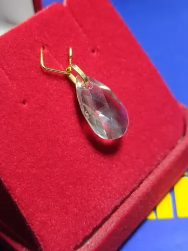 Pingente Cristal Brilha Luz Ouro 18 Kilates Peso 0.80 Gramas 16 x 9 mm
