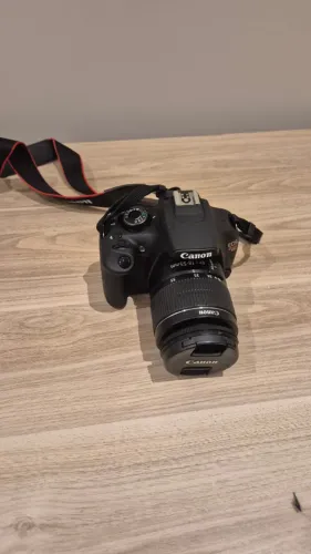 Camera Profissional DSLR Canon EOS Rebel T5 com lente 18-55mm semi-nova