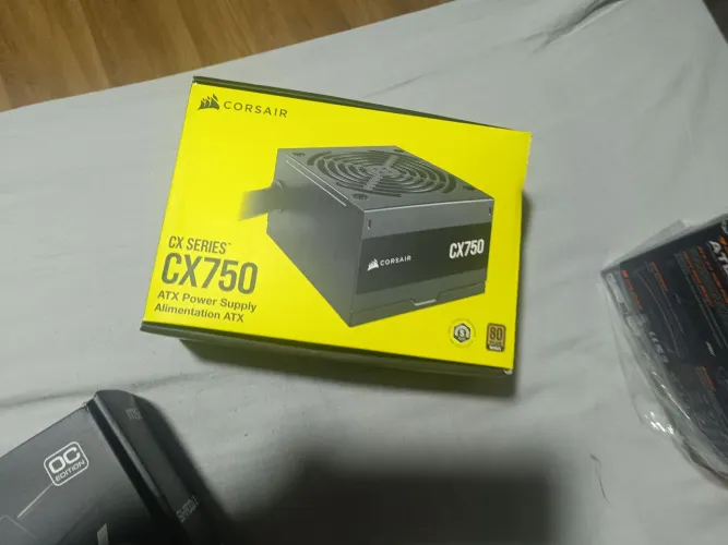 Fonte de alimentação ATX Corsair 750w - CX 750 80 plus bronze