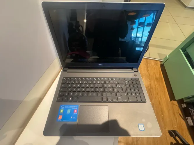 Computador Dell tela grande