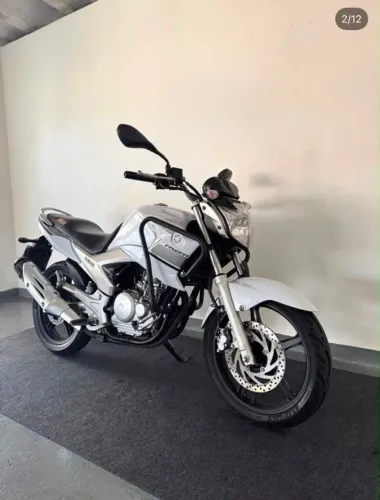 Fazer 250 super conservada
