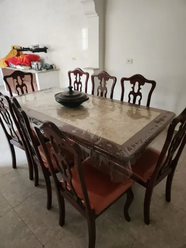 Mesa de jantar com 8 cadeiras