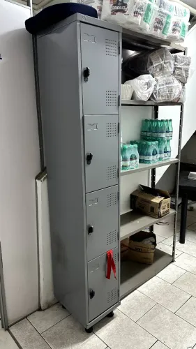 ARMARIO ROUPEIRO AÇO 4 PORTAS PARA EMPRESAS