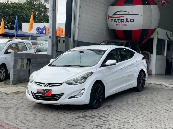 Hyundai Elantra GLS 2.0 16V Flex Aut. 2016