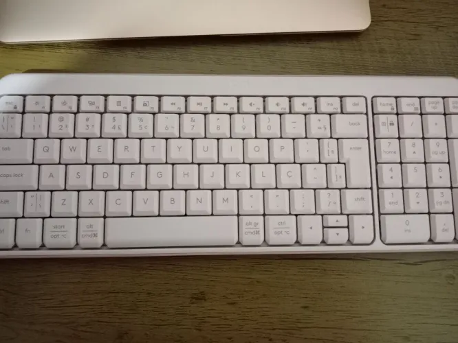 Teclado logitech Rosa