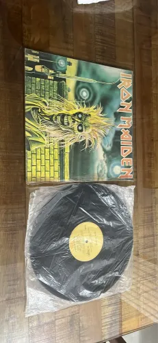 LP Iron Maiden (1980) em prensagem nacional da EMI,