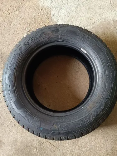 Vendo pneu 225 65 R 16 Goodyear novo
