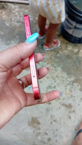 Vendo ou troco iPhone 12 mine todo bom todo original troco em iPhone 12 Pro pra. Cima