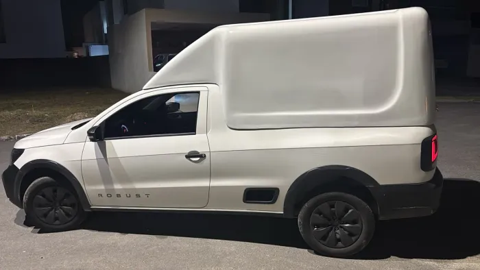 CARRO DISPONÍVEL PARA CARGAS E FRETE