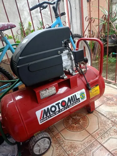 Compressor de ar Motomil e bomba de alta pressão para lavagem