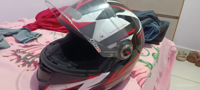 VENDO CAPACETE LS2 SEMI-NOVO 