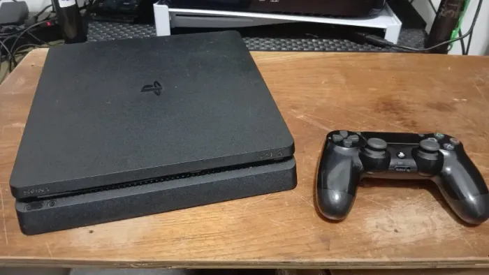 PS4 Slim 500 Gb (Leitor lento)